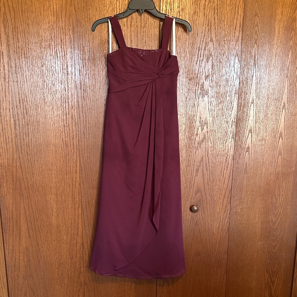 David's Bridal Burgundy Knot-Front Formal Dress - girls wine color